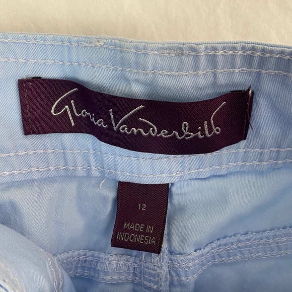Gloria Vanderbilt Baby Blue Capris with Embroidery Size 12 - Picture 9 of 11